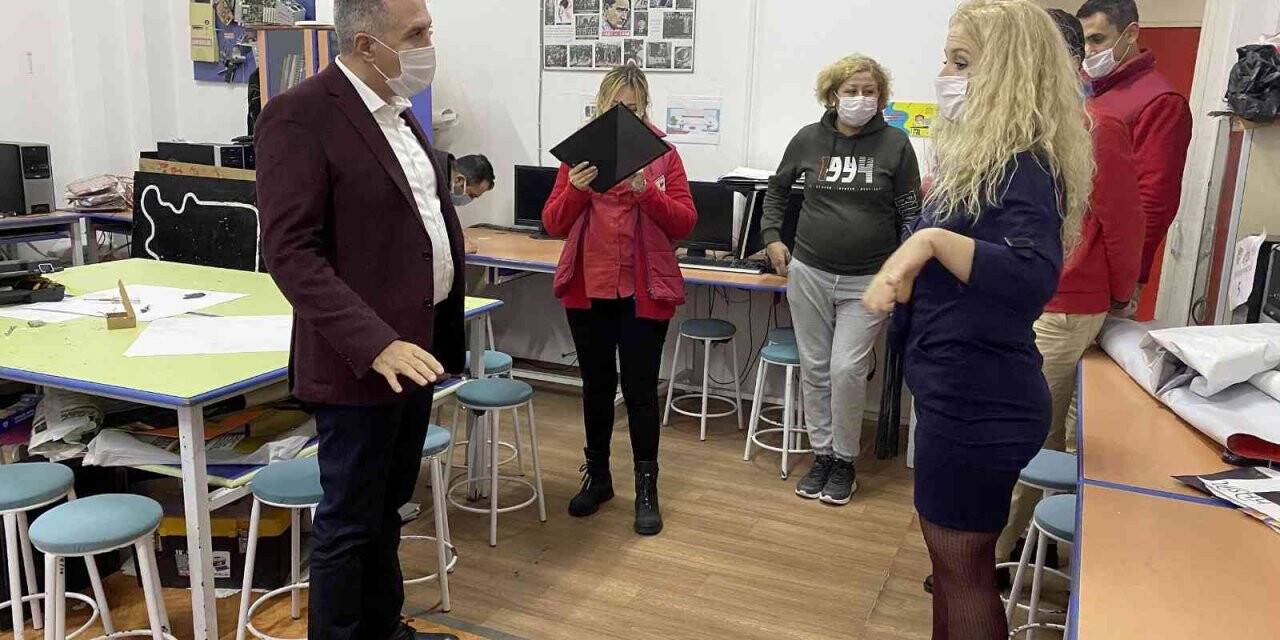 Kuşadası Belediyesi’nden eğitime destek