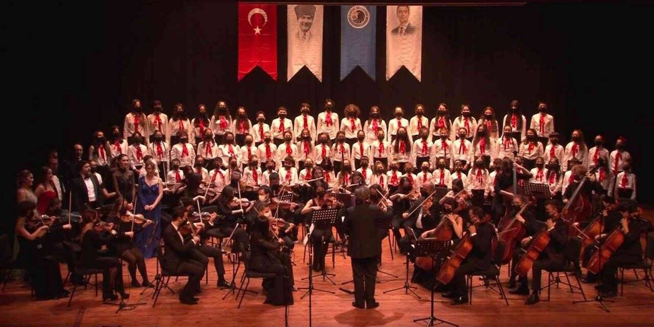 Kartal’da yeni yıl coşkusu, Gençlik Senfoni Orkestrası konseriyle taçlandırıldı