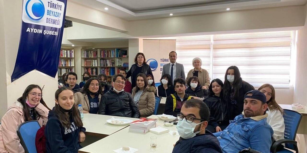 Engelli bireyleri, gönüllü öğrenciler sınava hazırlayacak