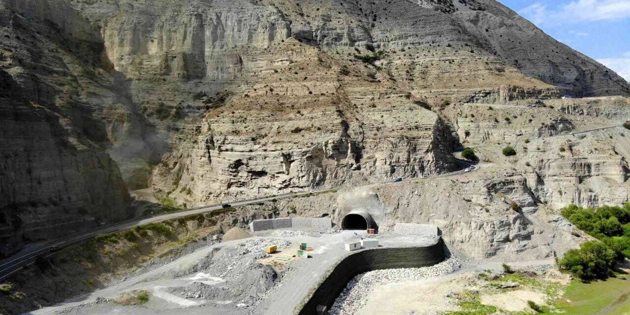 Erzurum’un çilesi bitiyor, 2 bin 246 metrelik tünelden ilk görüntü geldi