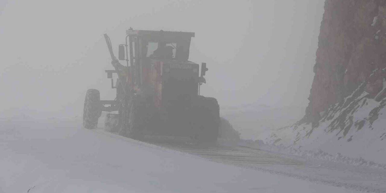 Muş’ta 16 köy yolu ulaşıma açıldı