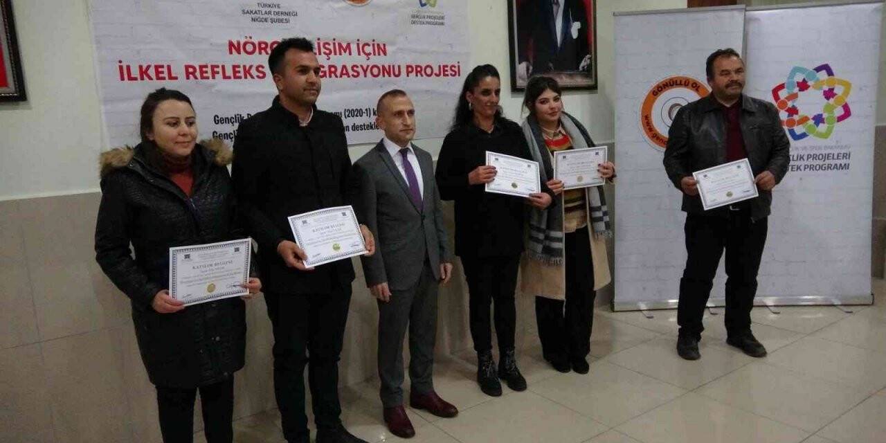 Down sendromlu öğrenciler ve öğretmenleri için refleks eğitimi verildi