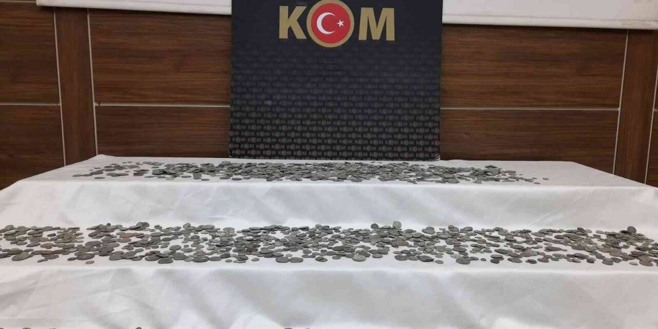 İstanbul’da tarihi sikke operasyonu, binlerce eser ele geçirildi