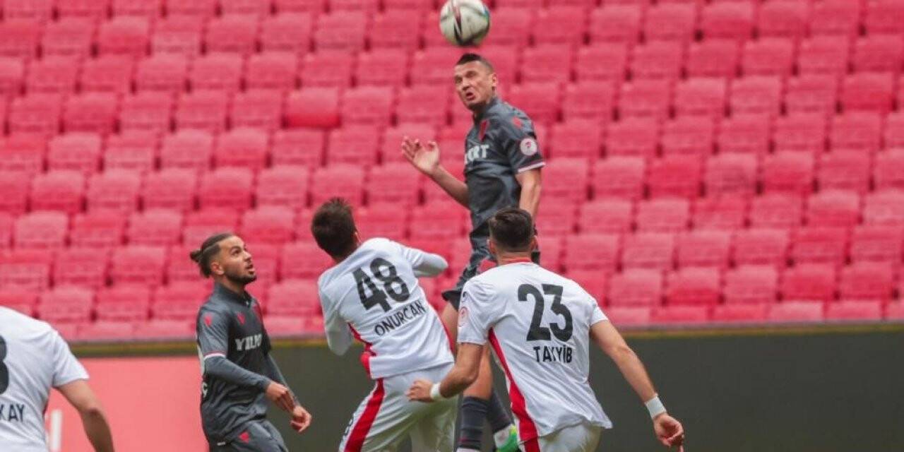 Samsunspor’da devre bitmeden 3 futbolcu takımdan gönderildi
