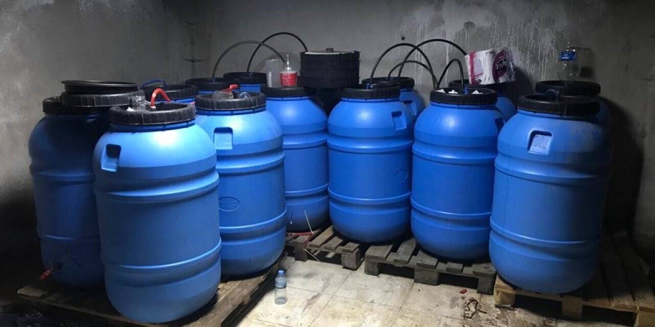 Manisa’da yaklaşık 7 ton kaçak şarap ele geçirildi