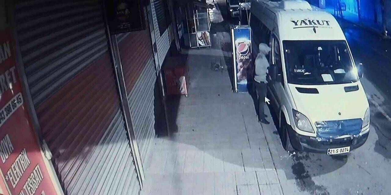 Hırsız, pazarcıyı terazisiz bıraktı