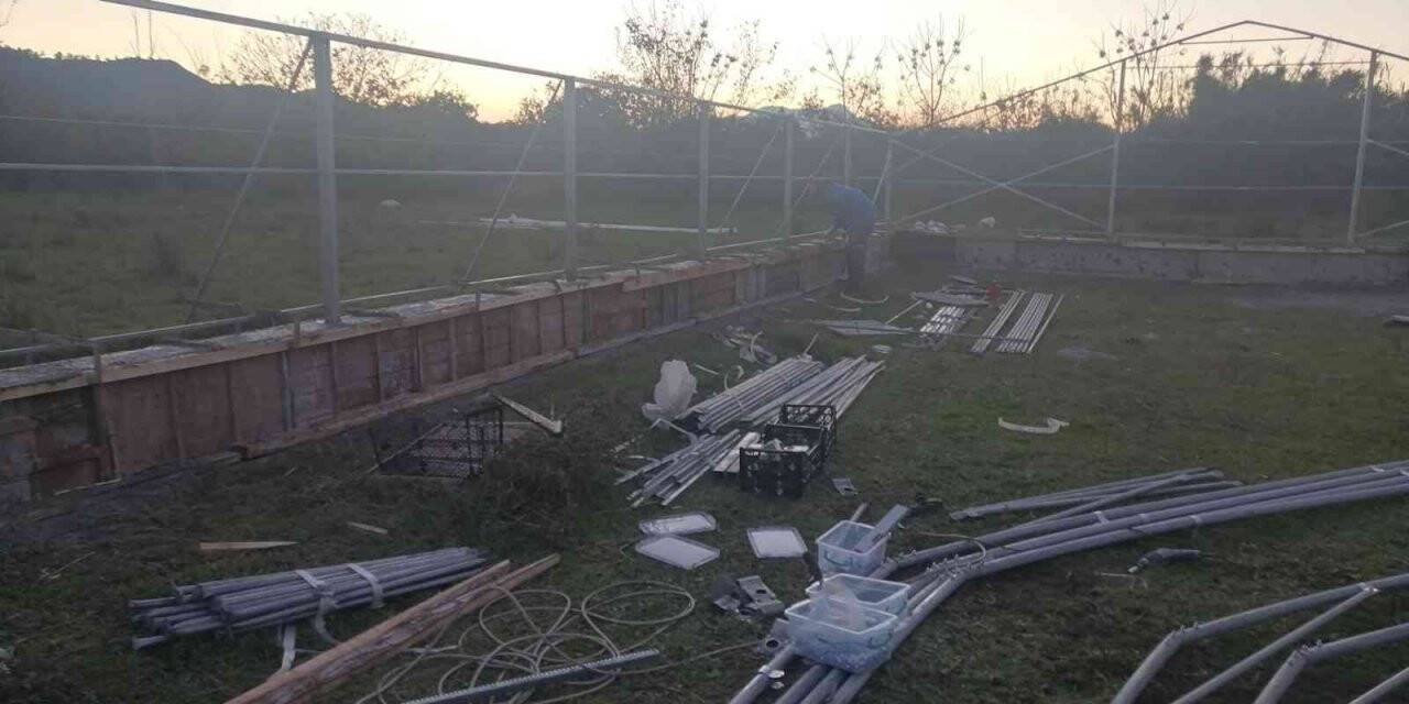 Köyceğiz’de okul bahçesine sera