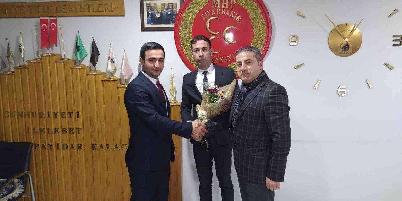 MHP Kayapınar’da bayrak değişimi