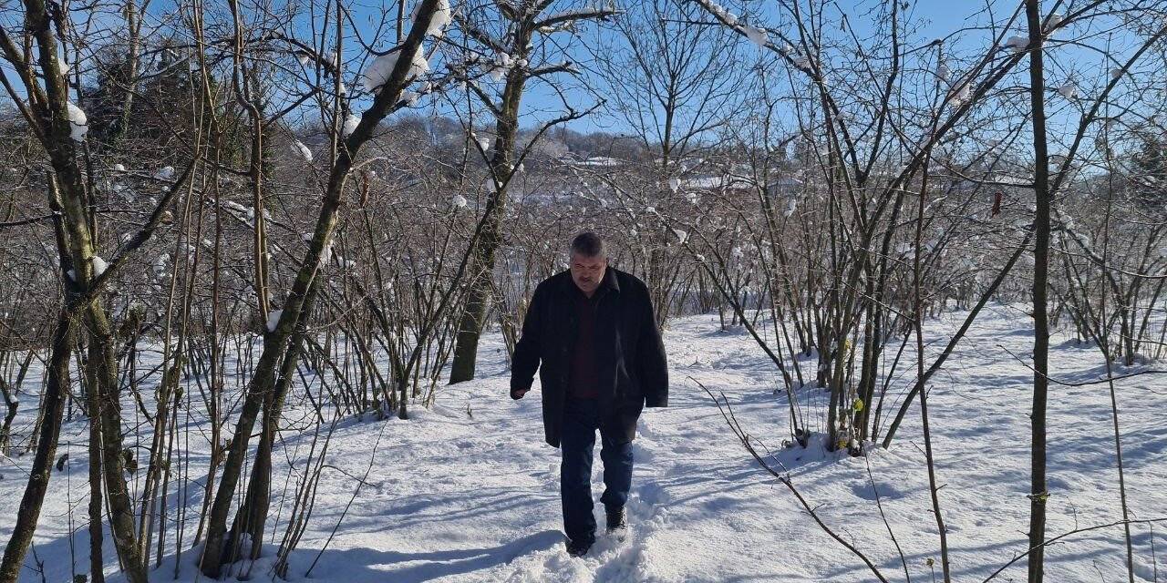 Tüfekle tellere takılan dalları vuran muhtar konuştu