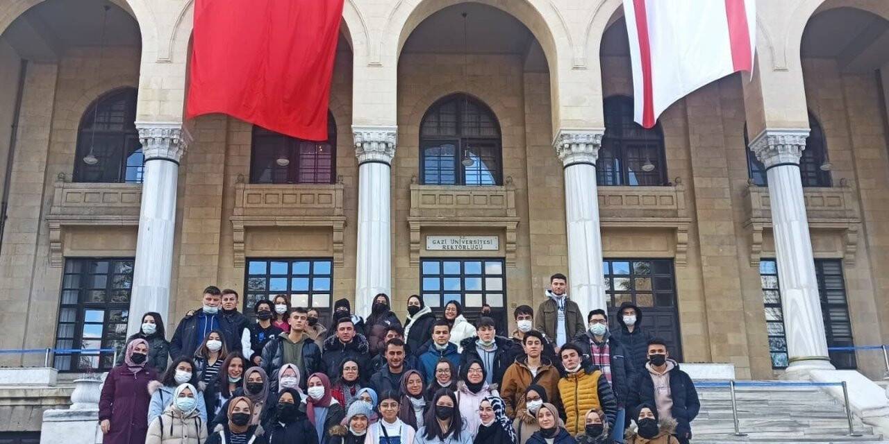 Emet’te üniversite sınavlarına hazırlanan öğrencilerin Ankara gezisi