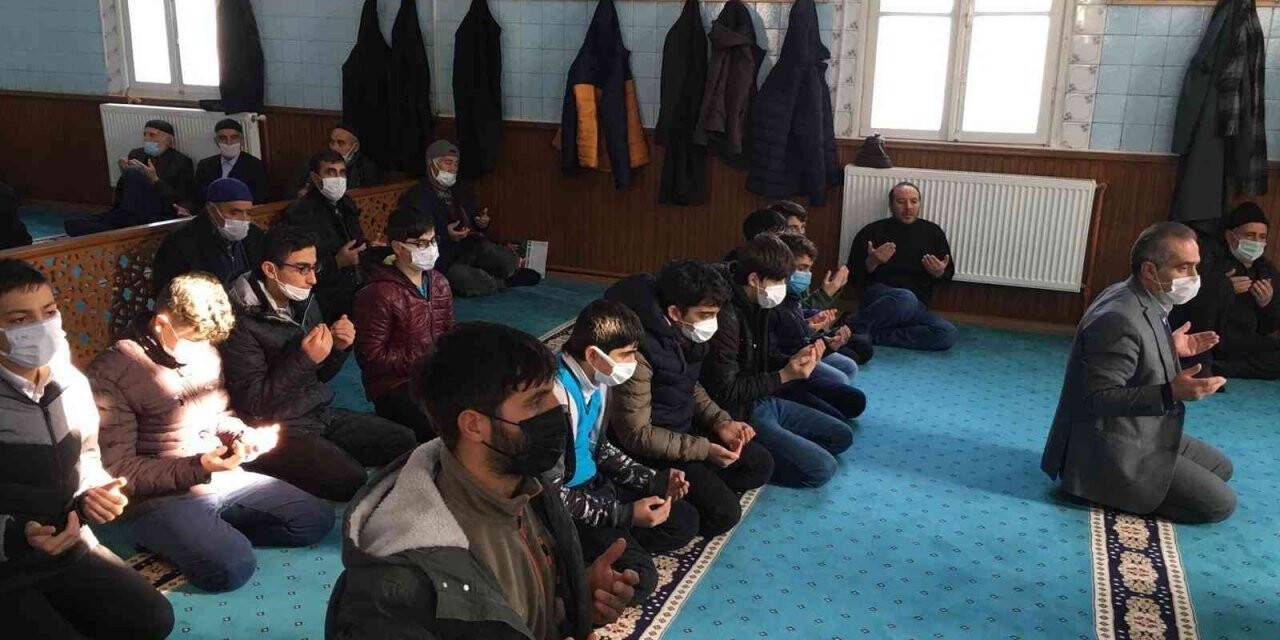 Palandöken MEM’den şehitler için hatmi şerif okundu