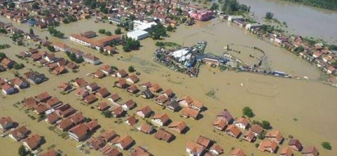 Kızılay yardımlarını sürdürüyor