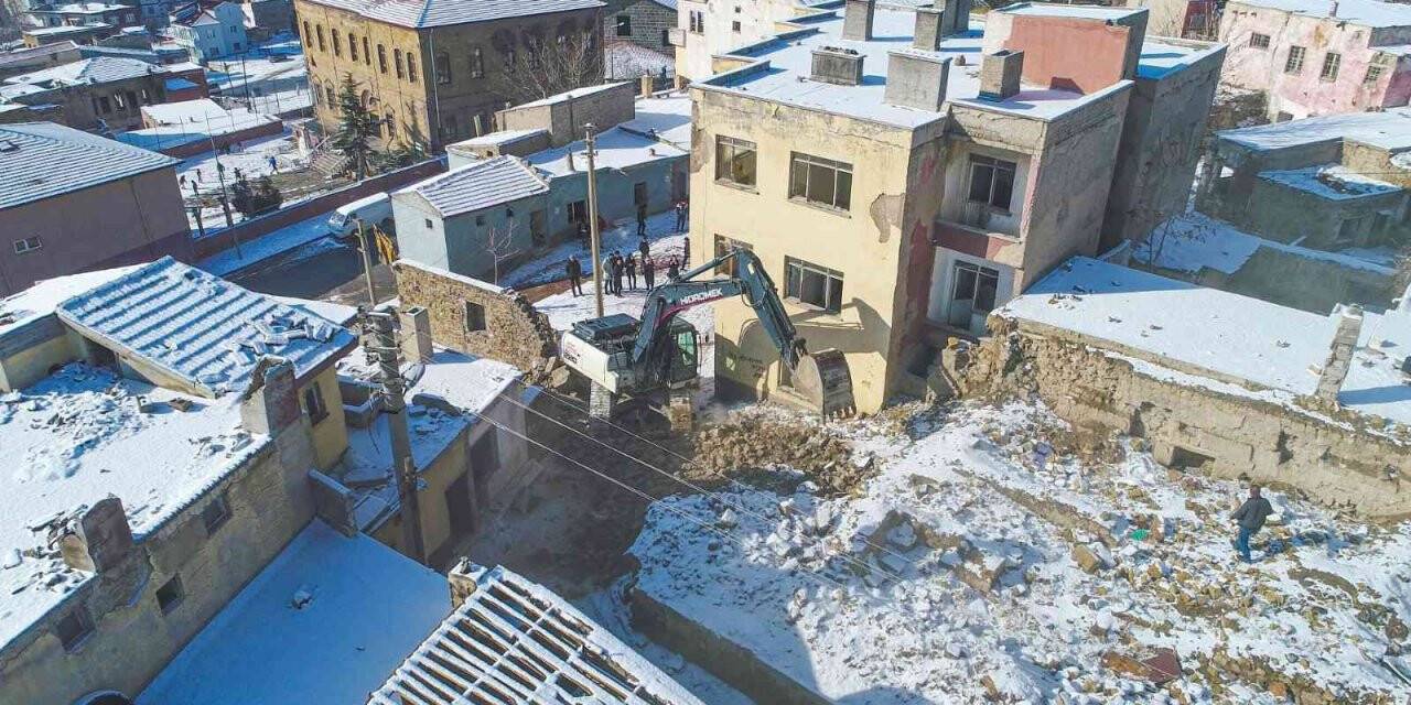 Kale çevresinde koruma ve yenileme projesi başladı