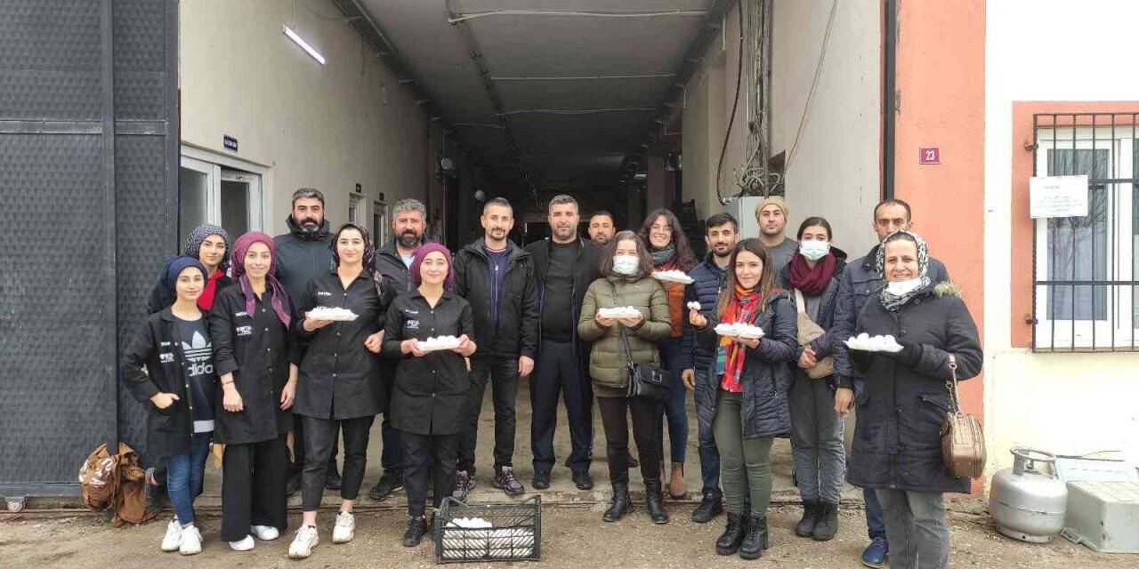 Üniversite öğrencileri mantar üretimi hakkında bilgi aldı