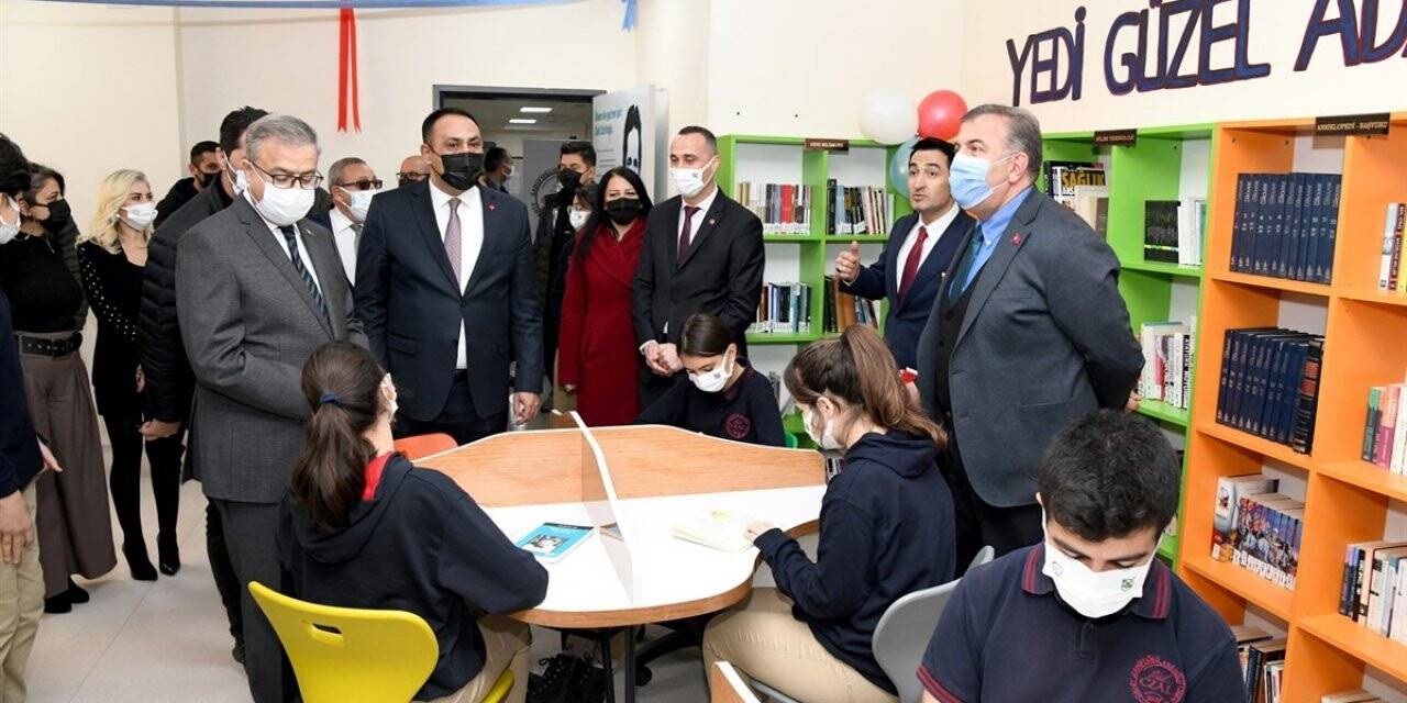 Vali Su: "Kütüphanesiz okulumuz kalmadı"