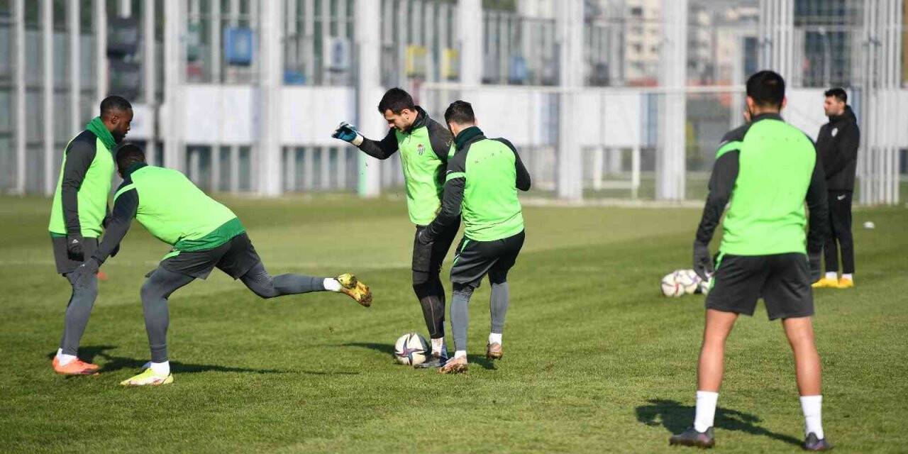 Bursaspor’da Menemenspor maçı hazırlıkları tamamlandı