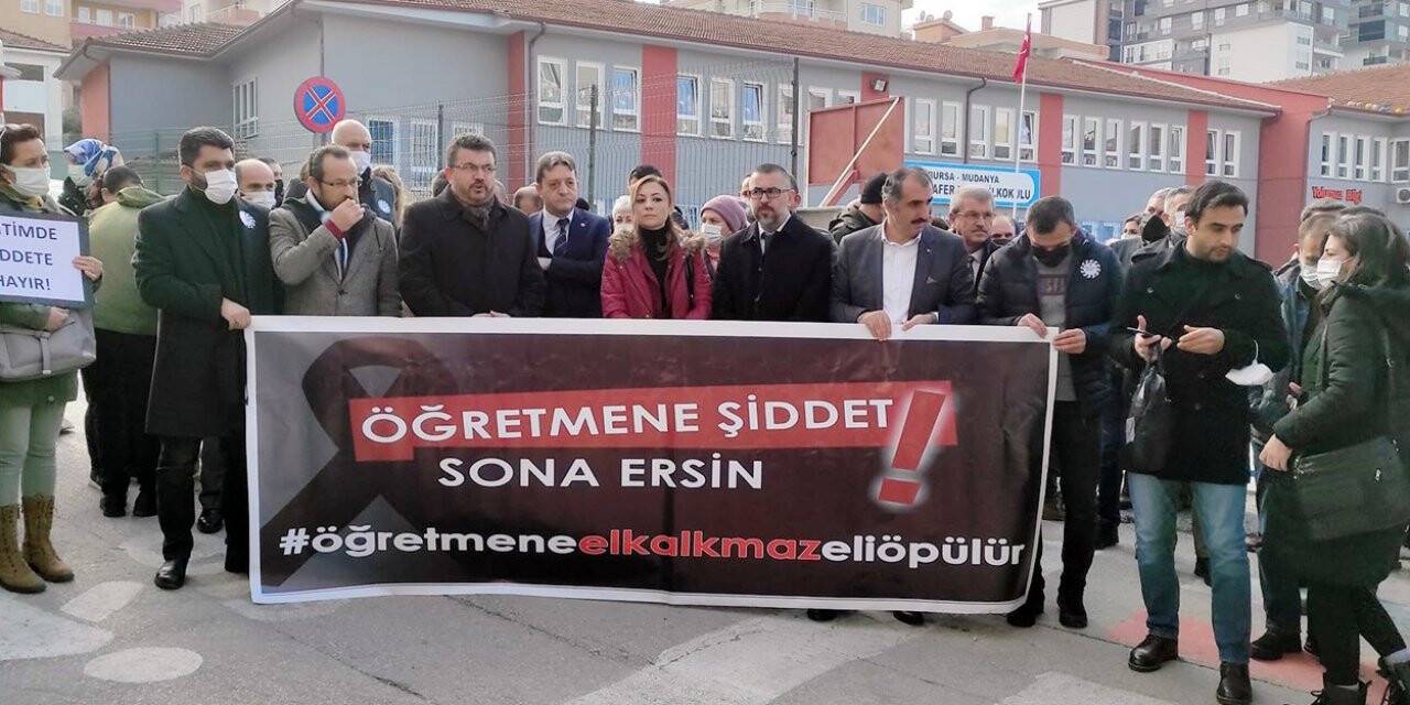Öğretmene yapılan saldırıyı kınadılar