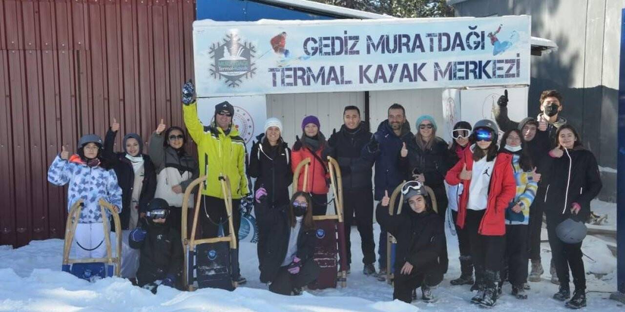 Muratdağı Termal Kayak Merkezi’nde kızak yarışları