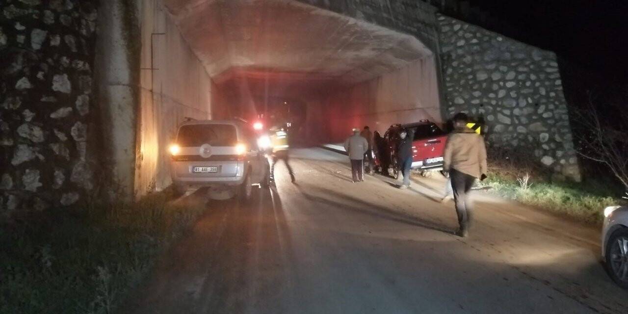 Kamyonet ile hafif ticari araç çarpıştı: 1 yaralı
