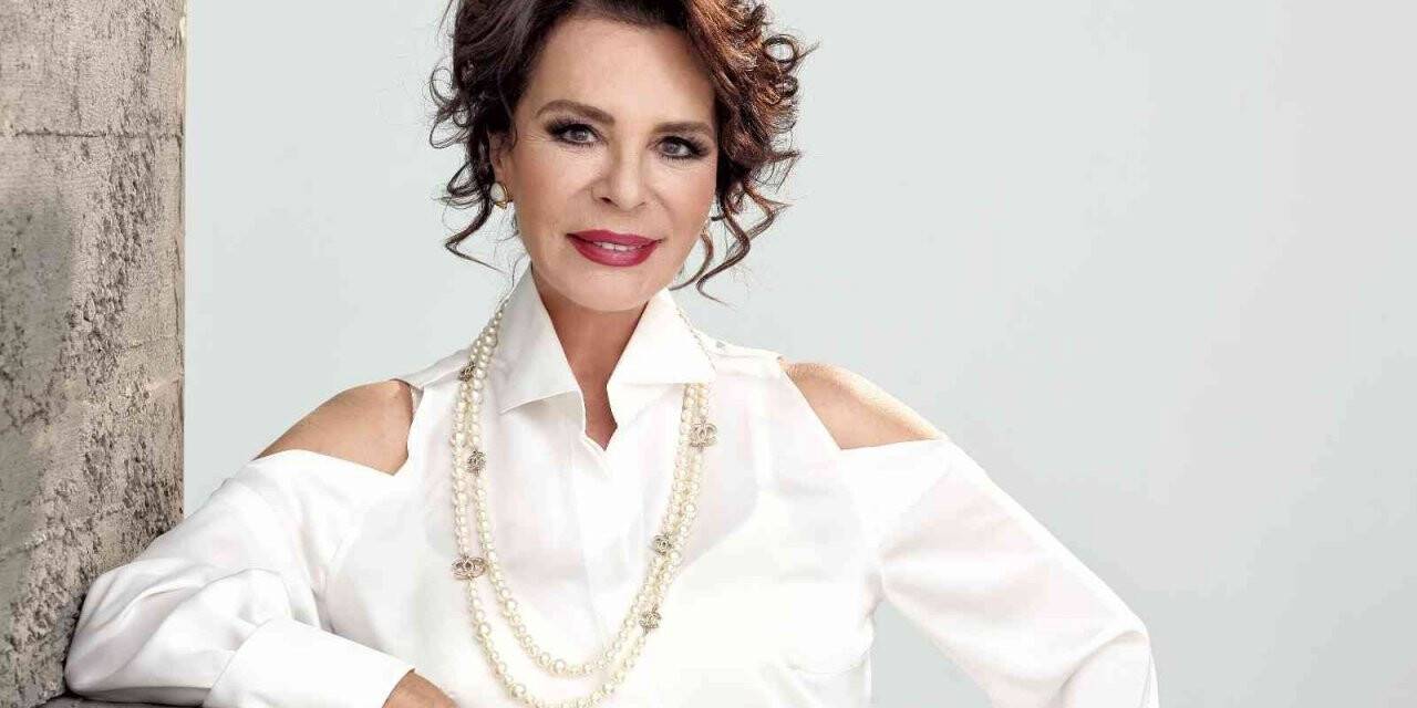 Hülya Koçyiğit’ten damadına övgü: “Engin Altan Düzyatan dört dörtlük bir oyuncu”