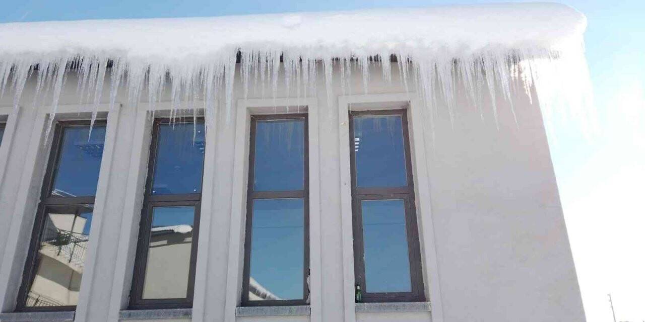 Adana’nın Tufanbeyli ilçesi eksi 27 dereceyi gördü