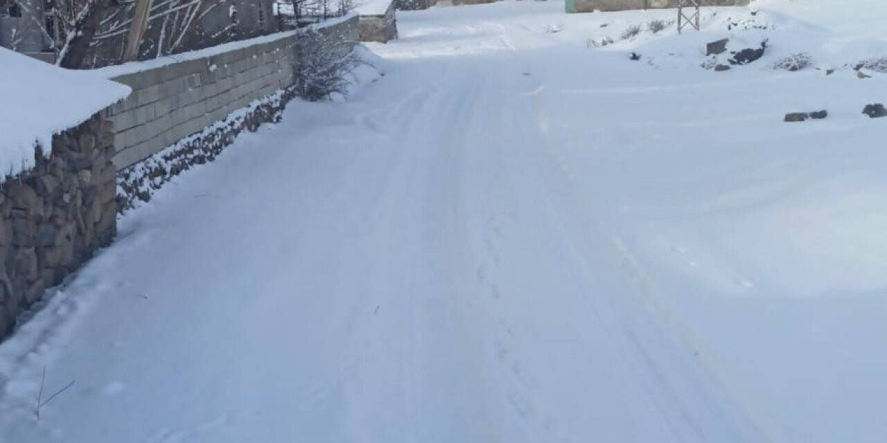 Muradiye Belediyesinden karla mücadele çalışması
