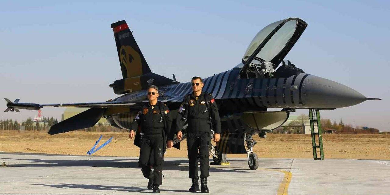 Nefes kesen gösterilerin mimarı SOLOTÜRK, uçuşlarına böyle hazırlanıyor