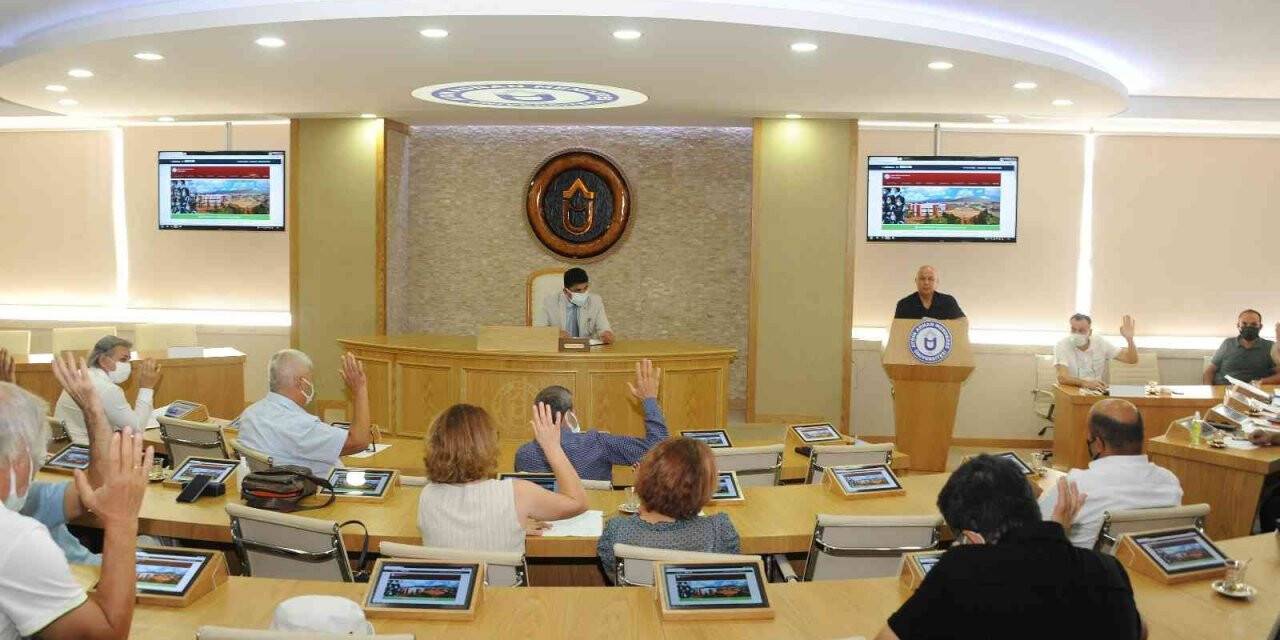 ADVAK’tan 30 öğrenciye burs