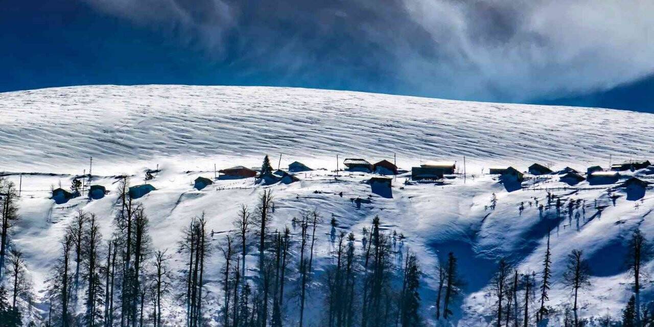 Kardüz’de kar kalınlığı 1 metreye ulaştı
