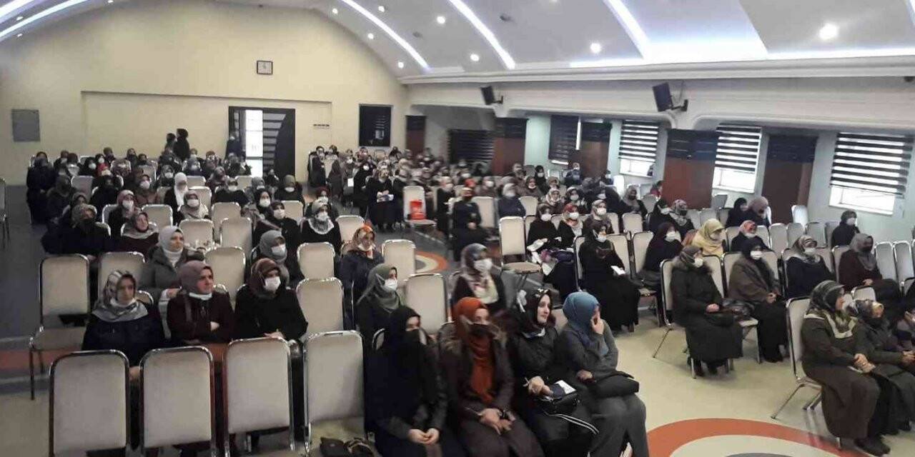 Kadın öğreticilerle 2021’in son istişaresi yapıldı