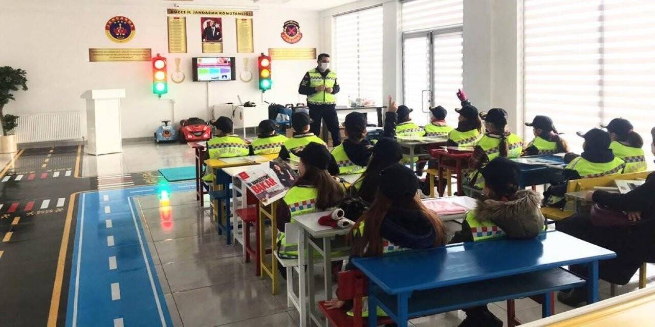 Geleceğin sürücülerine trafik eğitimi