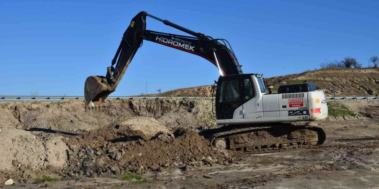 Necatiye Köyiçi Deresi ıslah çalışmalarının yüzde 50’si tamamlandı