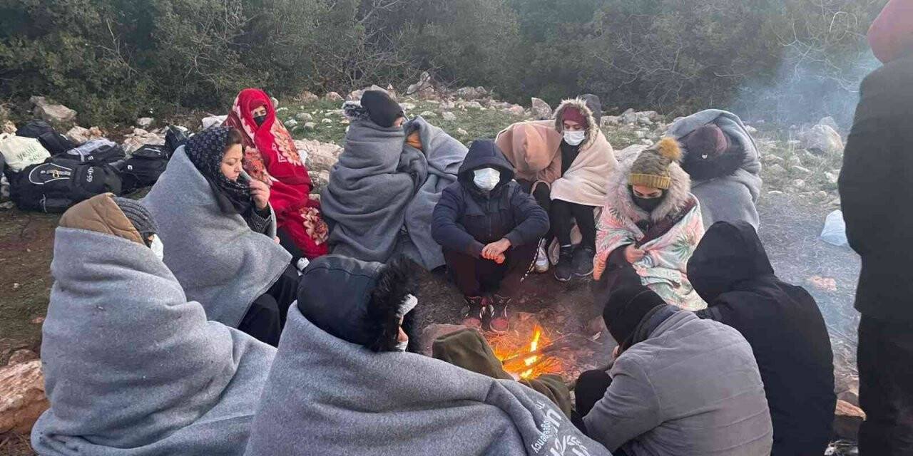 İzmir’de jandarma ekiplerinden dev göçmen kaçakçılığı operasyonu