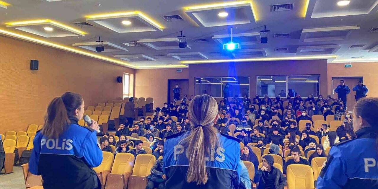 Vanlı öğrenciler Vanlı çocukların kahramanlığını izledi