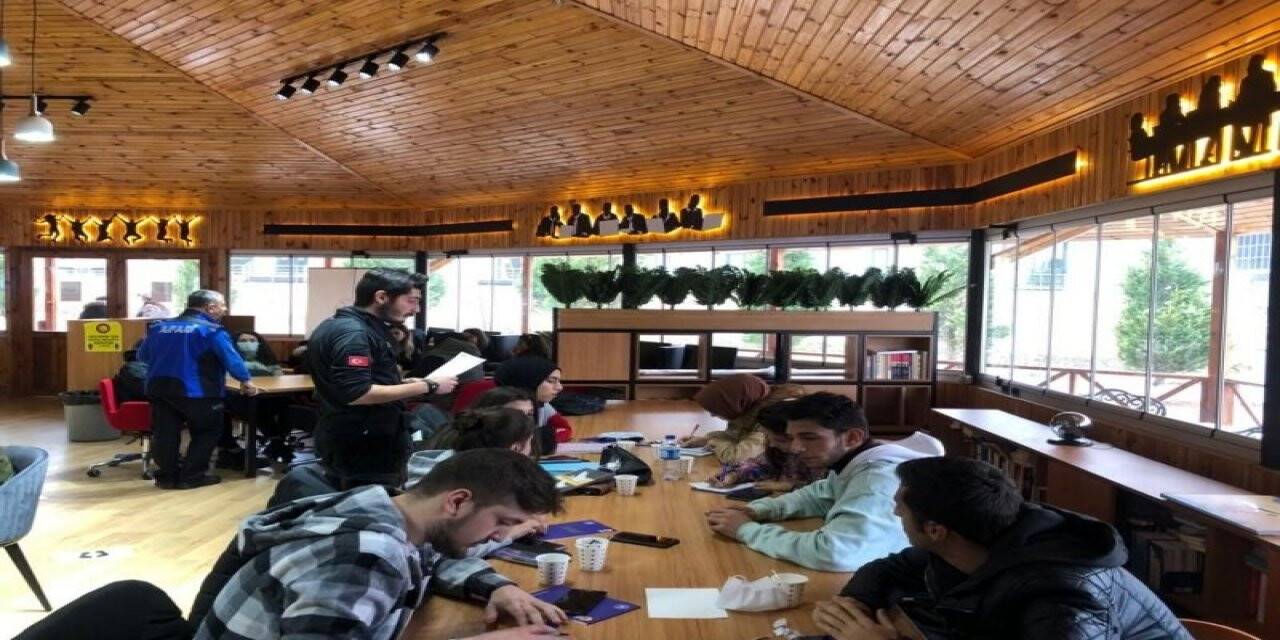 AFAD’dan ‘Genç Ofisi’nde bilgilendirme