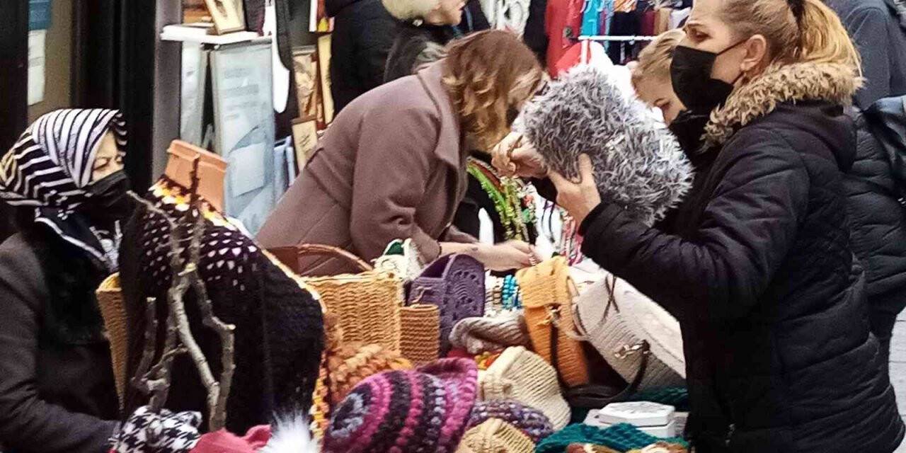 Bandırma’da El Emeği Yılbaşı Alış veriş günleri başladı.