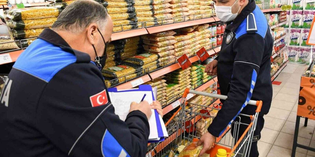 İnegöl’de fahiş fiyat ve etiket oyununa taviz yok