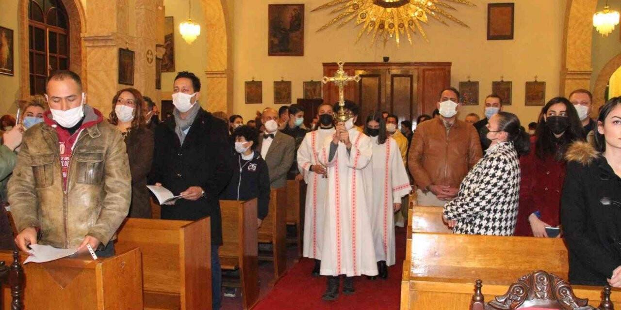 Mersin’de Hristiyan vatandaşlar Noel Bayramı’nı kutladı
