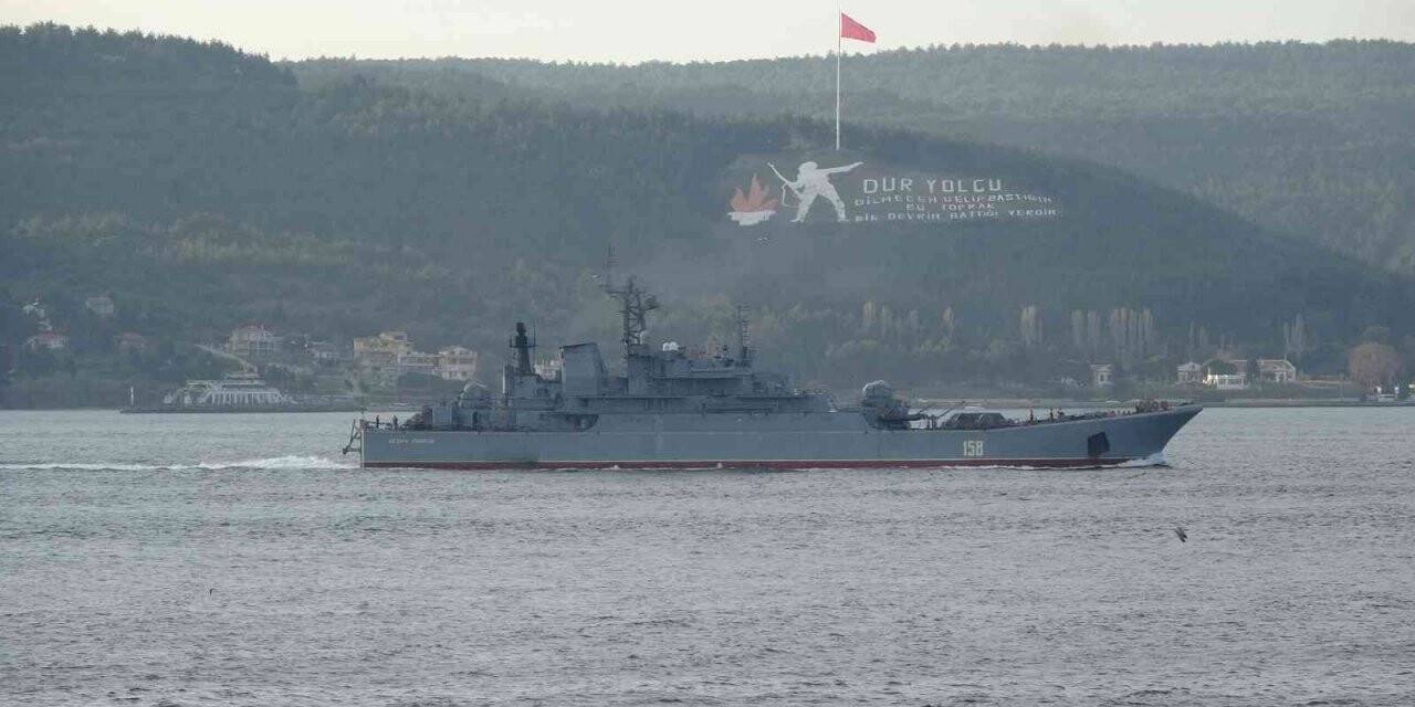 Rus savaş gemisi ’Caesar Kunikov’ Çanakkale Boğazı’ndan geçti