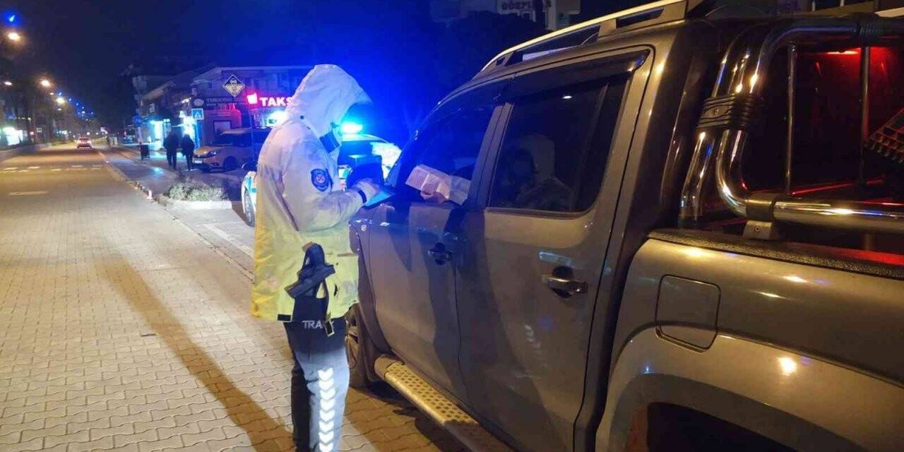 Marmaris’te trafik denetimleri arttırıldı, kural tanımayan sürücülere ceza yağdı