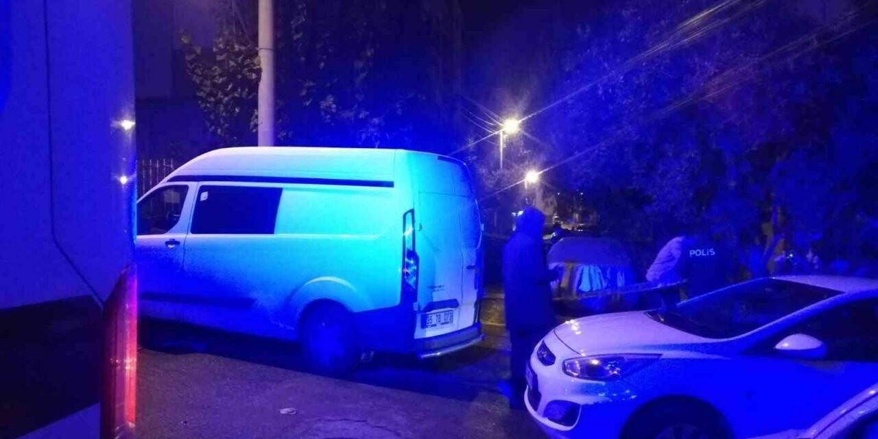 İzmir’de sokak ortasında pompalı tüfekle vurulmuş erkek cesedi bulundu