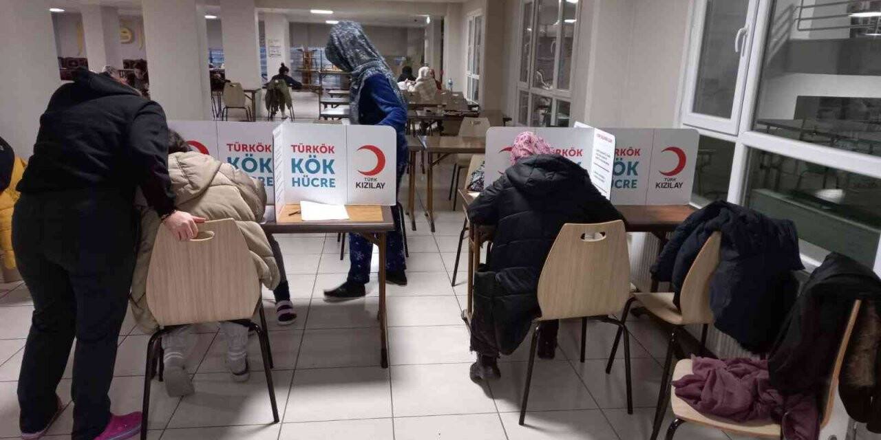 Kan stokları azalınca devreye öğrenciler girdi