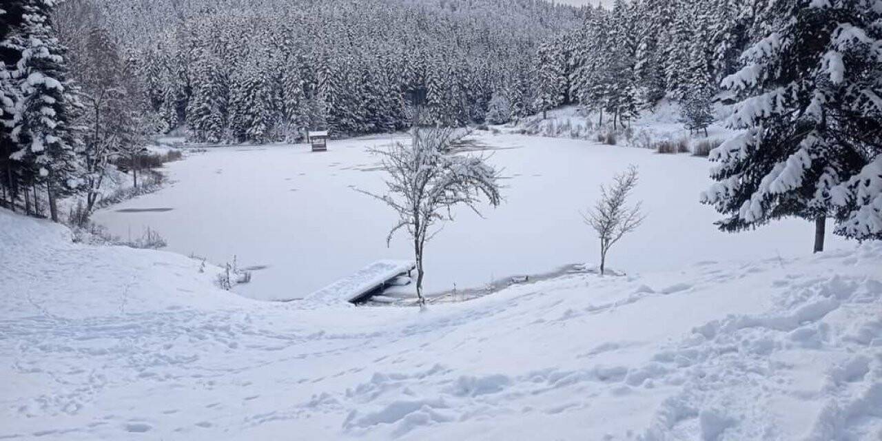 Akgöl buz tuttu, kartpostallık görüntüler oluştu