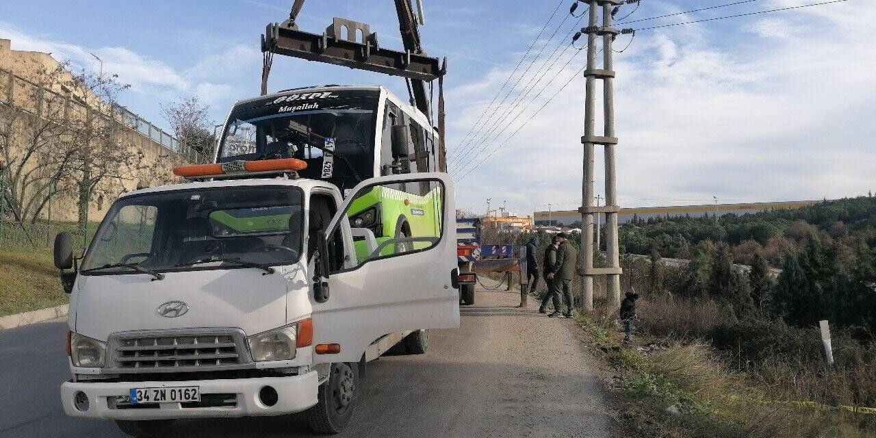 Gebze’de midibüs devrildi: 7 yaralı