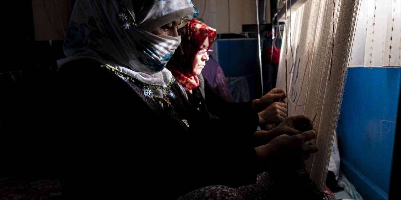 Geleneksel yöntemlerle dokunan halılarda hedef ihracat