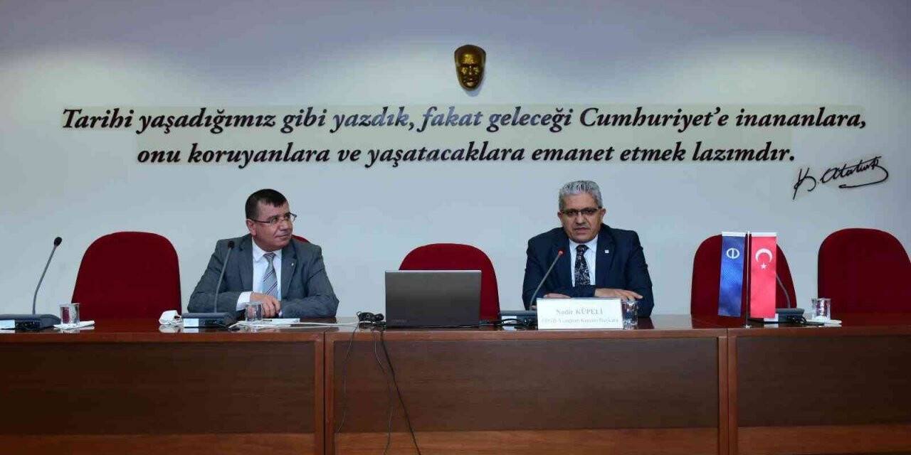 EOSB Nadir Küpeli İİBF’de öğrencilerle bir araya geldi