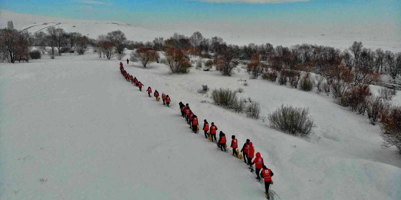 Sibirya soğuklarının etkili olduğu Ağrı’da yaban hayvanları unutulmadı