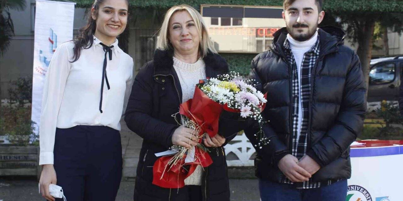 Güneş enerjisiyle çalışan ve 8 saat sürüş deneyimi sunan elektrikli araba ürettiler