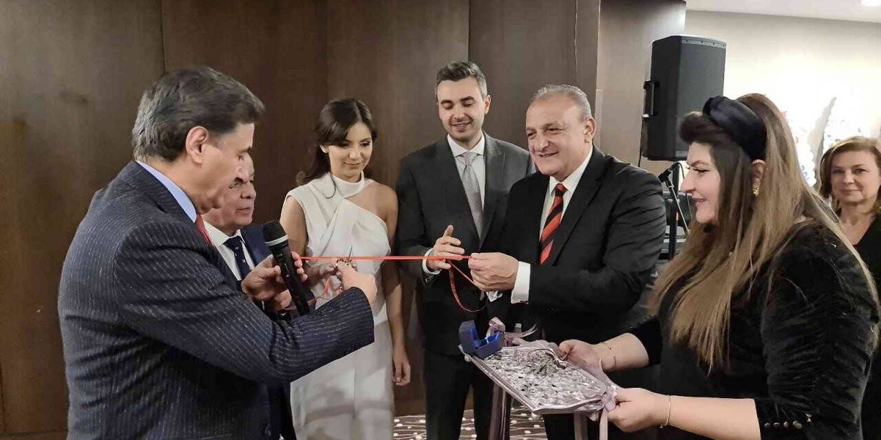 Eski Ulaştırma Bakanı Oktay Vural’ın mutlu günü