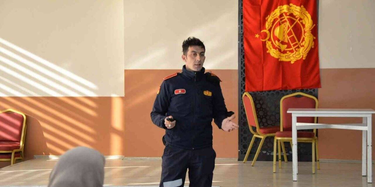 Bozüyük’te ev hanımlarına "Yangın ve Geri Dönüşüm" Semineri